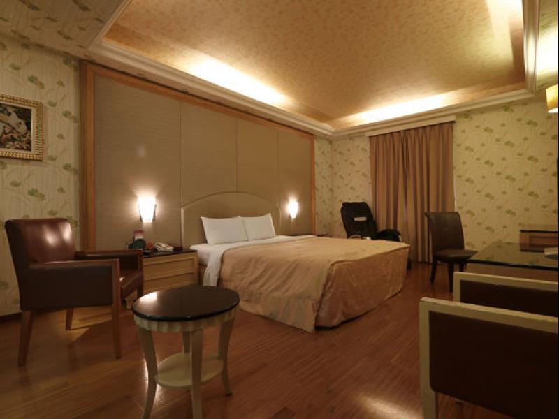 Hua Xiang Motel - Fengshan Kaohsiung Exterior photo