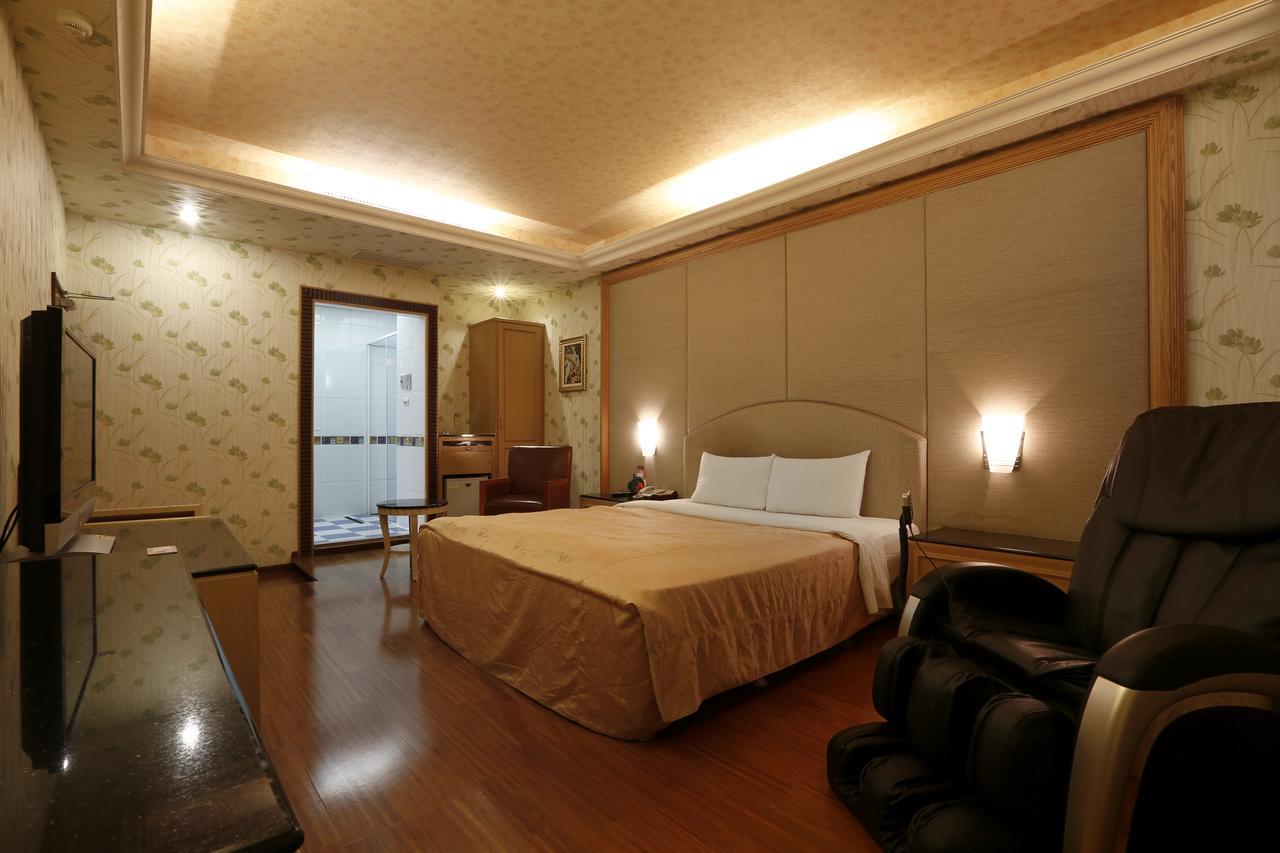 Hua Xiang Motel - Fengshan Kaohsiung Exterior photo